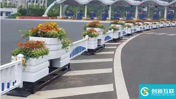 重慶道路隔離花箱，道路戶外花箱